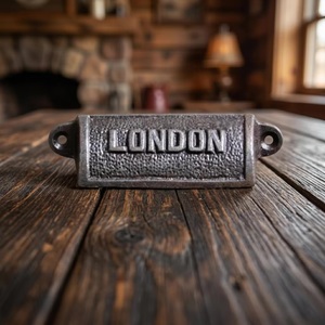 Tirador de Gabinete Rectangular Industrial de Hierro Fundido Estilo Londres para Muebles, Cajones, Cocina, Armario y Bar en Casa - Product Image 1