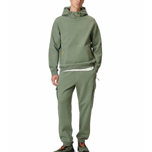 Conjunto Deportivo de Hombre de Alta Calidad, Transpirable, con Diseño Moderno y Estampado de Aviones para la Temporada de Invierno - Product Image 1