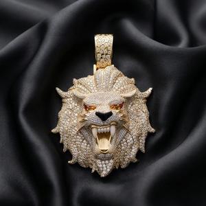 จี้หัวสิงโตแบบ Iced Out และจี้ห้อยคอแบบ Unisex สไตล์ฮิปฮอป ชุบทอง 18K เงินสเตอร์ลิง ประดับเพชรโมอิสซาไนต์แบบ Micro Pave - Product Image 3