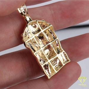 Pendentif Charme Roi Jésus de Designer avec Finition Bijoux Premium - Product Image 2