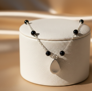 Collar de Ónix Negro Hecho a Mano, Collar de Piedras Preciosas de Pera Redonda de 8 mm, Joyería de Plata Chapada en Oro de 16 Pulgadas para Bodas y Fiestas - Product Image 2