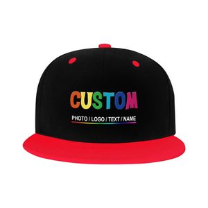 หมวกแก๊ปแบบ snapback 6 แผง สีดำ ปีกแดง ปรับขนาดได้ ใส่ได้ทั้งชายหญิง สไตล์สตรีท ผ้าแคนวาส  โลโก้ตัวอักษรสีรุ้งที่แผงด้านหน้า - Product Image 1