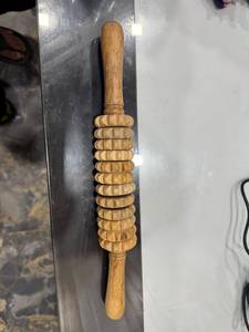 Masseur à rouleaux en bois naturel, outil de massage Gua Sha pour le dos, relaxant musculaire corporel, artisanat en bois fait main d'Inde - Product Image 4
