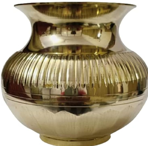 Vase kalash Lota en laiton poli à lignes fines pour la décoration sacrée des temples domestiques, disponible à prix de gros. - Product Image 1
