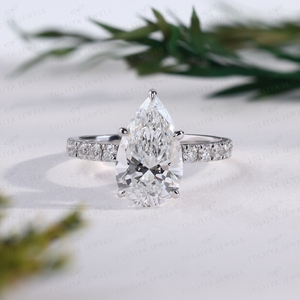 Bague de fiançailles taille poire avec diamant à griffes partagées, bague de mariage solitaire en or blanc, bijou fin en forme de goutte d'eau - Product Image 1