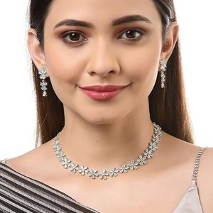 Boucles d'oreilles en forme de fleur plaquées argent, serties de strass en cristal bleu clair, bijoux romantiques pour femmes - Product Image 2