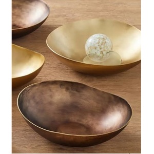 Frutero de metal pintado a mano, estilo lujoso, latón, diseño elegante, forma personalizada, para servir ensaladas o frutas. - Product Image 5