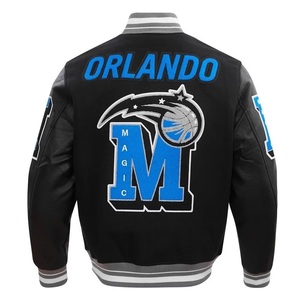 Chaqueta de Béisbol Varsity Unisex O Magic Negra con Mangas de Lana, Cuello Alto y Logotipo Frontal para Invierno - Product Image 2