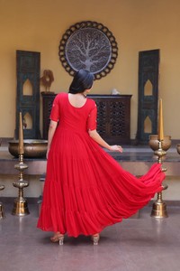 Dhwaja Export Faux Georgette – Robe Anarkali longue moderne pour femme avec broderies et travail Zari, prête pour les mariages, toutes saisons - Product Image 6