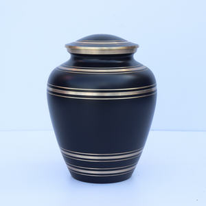 Urnes funéraires modernes en laiton de qualité supérieure, fabriquées à la main, pour cendres humaines. Urne noire avec bandes dorées. Urnes personnalisées pour cendres d'adultes. - Product Image 3