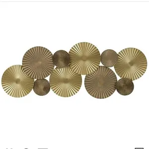 Arte de pared de metal con diseño floral hecho a mano, ideal para decoración rústica de casas de campo y elegante decoración de interiores. - Product Image 2