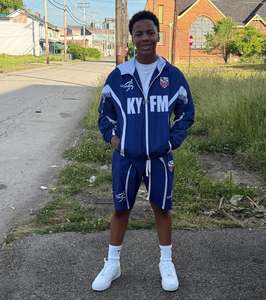 Conjunto Deportivo Personalizado de Verano, Chaqueta y Pantalones Cortos Impermeables de Nailon con Reflectores 3M, Ropa Deportiva Urbana para Hombre - Product Image 1