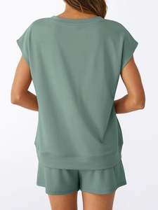 เสื้อพูลโอเวอร์ทรงทันสมัยเอวสูงพร้อมยางยืด ชุดเซ็ตฤดูร้อนสำหรับผู้หญิง ชุดสองชิ้น กางเกงขาสั้น ชุดเซ็ตผู้หญิง - Product Image 2