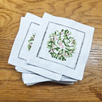 Serviettes de cocktail carrées 15x15cm personnalisées, brodées à la machine, en lin écologique, durables et réutilisables pour le B2B et l'hôtellerie
