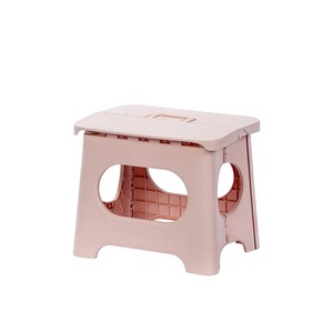 Tabouret pliant en plastique moderne et portable avec poignée - Product Image 3