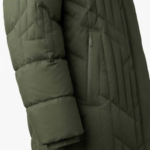 Chaqueta Larga Acolchada para Hombre con Capucha Protectora y Relleno Térmico Suave para Aventuras en Clima Frío - Product Image 6
