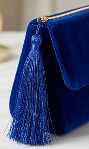 Décoration suspendue en tissu bleu avec pompons pour la remise des diplômes, usage intérieur, style moderne - Product Image 6