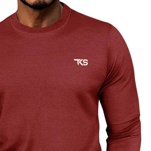 Camisa de punto gofrado transpirable con tela texturizada y ajuste cómodo para uso diario informal. Camisa de punto gofrado. - Product Image 5