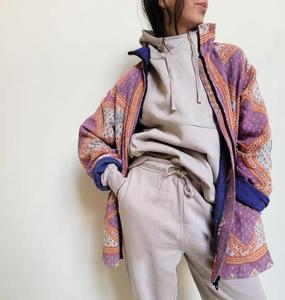 Chaqueta Acolchada de Algodón para Mujer, Estilo Kantha, Hecha a Mano, Reversible, con Parches Vintage, Estilo Bohemio Indio, Venta al Por Mayor - Product Image 3