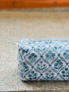 <b>Quilted</b> Cotton Water Resistant Cosmetic <b>Bag</b> Large Size Zipper Closure Soft Handle Vintage Style Portable Travel <b>Makeup</b> Pouch - Product Image 2