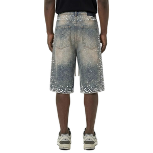 Shorts en jean pour homme, délavé moyen, ornements de perles de cristal, effet vintage délavé, coupe ample oversize, style streetwear, style Rainstorm - Product Image 3