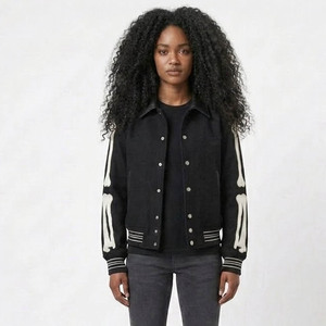 Veste universitaire noire pour homme avec broderie squelette blanc sur les manches, col rabattu, tenue décontractée pour l'automne - Product Image 6