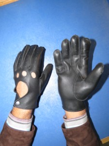 Gants de conduite en cuir véritable perforés et respirants pour hommes et femmes – Gants de luxe classiques et tendance en gros - Product Image 3