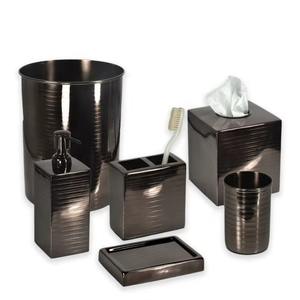 Ensemble d'accessoires de salle de bain en métal au fini luxueux, très demandé, avec un design durable et écologique qui rehausse l'esthétique du comptoir - Product Image 1