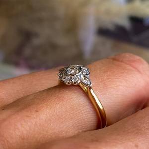 Anillo de Boda Floral de Oro Sólido de 14K con Moissanita de Corte Redondo, Anillo de Compromiso para Mujer, Regalo de Aniversario, Anillo de Promesa para Fiestas - Product Image 4