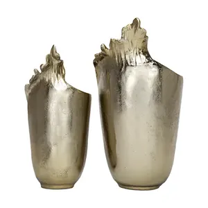 Vase décoratif en fer tendance mondiale, design côtier pour mariage, écologique, pour usage intérieur, décoration élégante pour la maison Zahid - Product Image 2