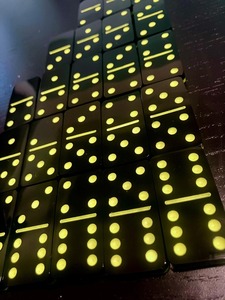 Jeu de dominos en résine double six, cadeau avec boîte personnalisée, fabrication sur mesure, mini dominos de haute qualité, écologiques - Product Image 3