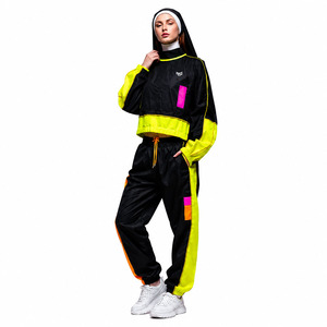 Ensemble de survêtement coupe-vent court tendance pour femme, personnalisé, en nylon léger, ensemble d'entraînement, jogging color block, vêtements de sport, sweats à capuche OEM USA - Product Image 2