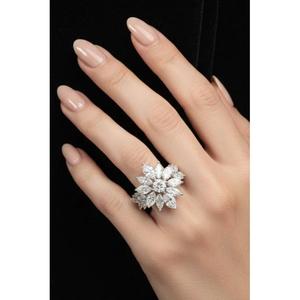 Anillo de Diamantes con Corte Redondo y Marquise, Diseño Floral, Anillo de Oro Sólido, Elegante Joyería de Compromiso Nupcial de Lujo, Diamantes de Laboratorio - Product Image 1