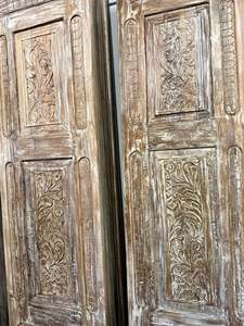 Fournisseur en gros de portes en bois massif pour les entrées de maisons modernes, applications intérieures et extérieures disponibles à prix compétitif - Product Image 5