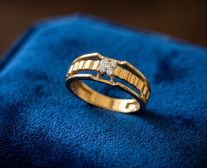 Bague de fiançailles de luxe en or avec diamant de laboratoire, sertie clos en ornement, taille ovale, pour femme - Product Image 2
