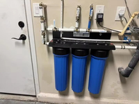 Carcasa de Filtro Jumbo de Plástico de 20 Pulgadas y 4.5 Pulgadas de Diámetro, Sistema de Filtración de Agua de 3 Etapas con Soporte de Hierro y 3 Medidores de Presión