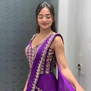 Sari tradicional de crepé de seda listo para usar con bordados y lentejuelas, con blusa cosida, precio al por mayor por Royal Export. - Product Image 6