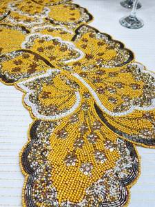 Chemin de table rayé en polyester/coton perlé fait main, jaune or blanc, 13x48 pouces, pour la maison et l'hôtellerie, Rachita Shahi Choudhary - Product Image 2