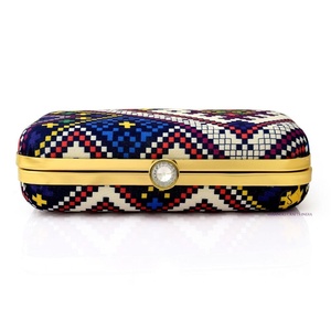 Pochette ethnique perlée avec chaîne, motif brodé géométrique, sac de soirée pour femme pour mariages et fêtes, pochettes pour femmes - Product Image 5