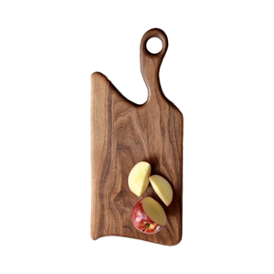 Planche à découper en bois naturel personnalisée planche à légumes rectangulaire faite à la main accessoire de cuisine au design unique - Product Image 1