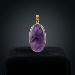 Pendentif en laiton avec améthyste naturelle |   Pendentif en améthyste violette avec cadre en laiton - Product Image 1