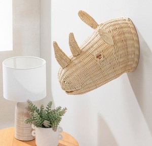 Décoration murale unique en rotin artisanal en forme de rhinocéros pour enfant, style bohème, organisateur de chambre d'enfant, produit d'art design - Product Image 4