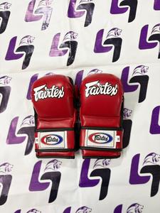 ถุงมือเฟร์เท็กซ์สีแดง รุ่นโปร MMA แบบเปิดฝ่ามือ น้ำหนักเบา สายรัดปรับได้ สำหรับการฝึกซ้อมและการต่อสู้ มวยไทย สำหรับมืออาชีพ MMA - Product Image 1