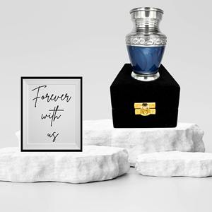 โกศบรรจุอัฐิสำหรับผู้ใหญ่ สไตล์อเมริกัน สีขาว คุณภาพพรีเมียม สลักลายด้วยมือ ความจุ 200 คิวบิกอินช์ ทำจากทองเหลืองขัดเงา LU - Product Image 4