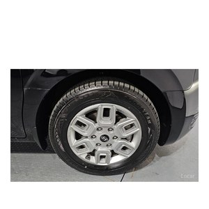 Hyundai Staria Cargo 2024, 3 places, boîte automatique, sièges en cuir, conduite à gauche, norme d'émission Euro V, 26 840 km, Diesel - Product Image 5