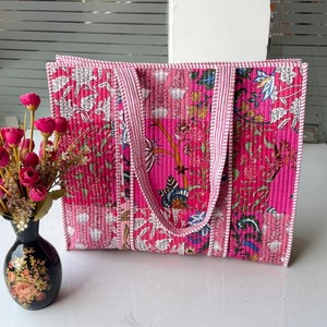 Sac fourre-tout en coton matelassé, imprimé à la main, motif floral bohème, durable, pour femmes - Idéal pour la plage, les voyages et les cadeaux, cadeaux de Noël, mariage - Product Image 5