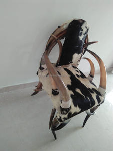 Chaise Viking sculptée sur mesure avec corne artisanale naturelle Détails pour décor médiéval et festivals Viking Style religieux - Product Image 6