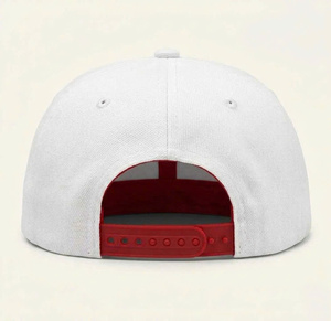 Gorra Snapback con Logotipo 3D Bordado Personalizado, Blanca y Roja, Visera Plana, 6 Paneles, Unisex, Estilo Urbano, Estructurada, para Adolescentes - Product Image 3