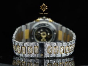 นาฬิกาเพชรหรูสำหรับผู้ชาย Pahal Jewels ตัวเรือนทองคำเหลืองทรงสี่เหลี่ยม 42 มม. ระบบอนาล็อก แสดงวันที่ กลไกควอตซ์ ตัวล็อคแบบผีเสื้อ - Product Image 2
