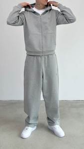 Ensemble de survêtement personnalisé pour homme, noir et blanc, avec blocs de couleur, fermeture éclair intégrale, col montant, manches longues, coupe sportive et ajustée - Product Image 2